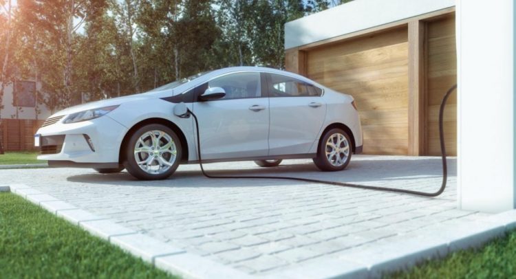 Los autos eléctricos serán obligados por ley a hacer ruido