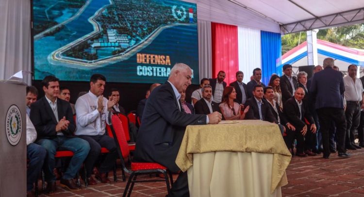 Gobierno firmó contrato para la construcción de la Defensa Costera en Pilar