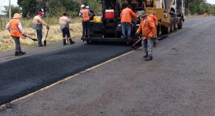 Avanzan obras en la ruta PY22, en el tramo Puerto Rosario- Arroyo Tapiracuai