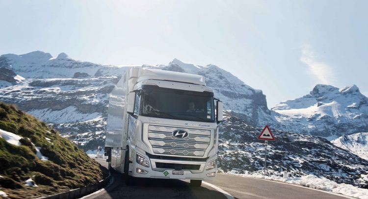 La flota de camiones de celda de combustible Hyundai XCIENT supera el punto de referencia de 1 millón de kilómetros