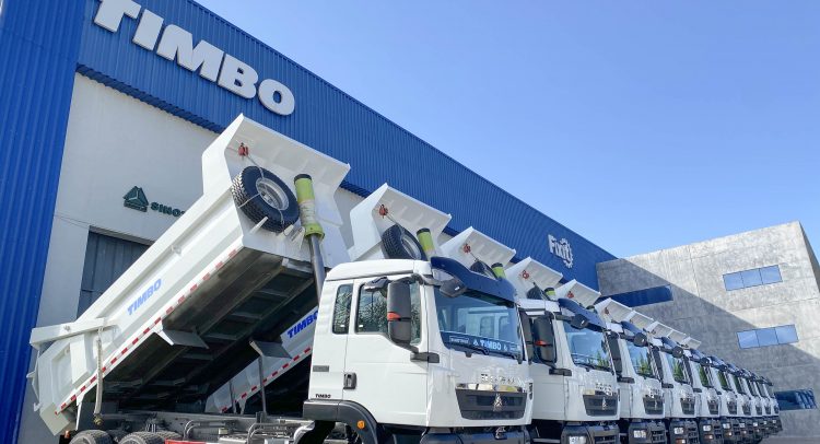 TIMBO entregó 10 camiones SINOTRUK HOWO TX 336 VOLQUETE
