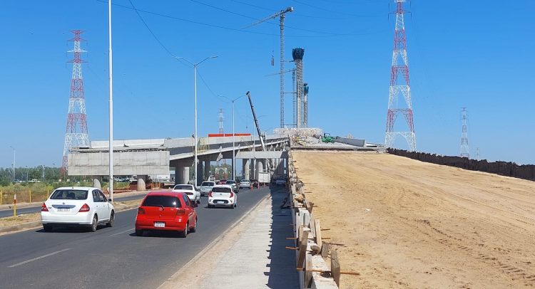 Preparan base estructural para la rampa de acceso al Puente Héroes del Chaco