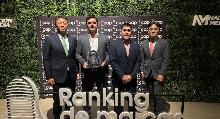 Hyundai Camiones & Buses recibió el premio "Marca del Año 2024" en la categoría Camiones Utilitarios