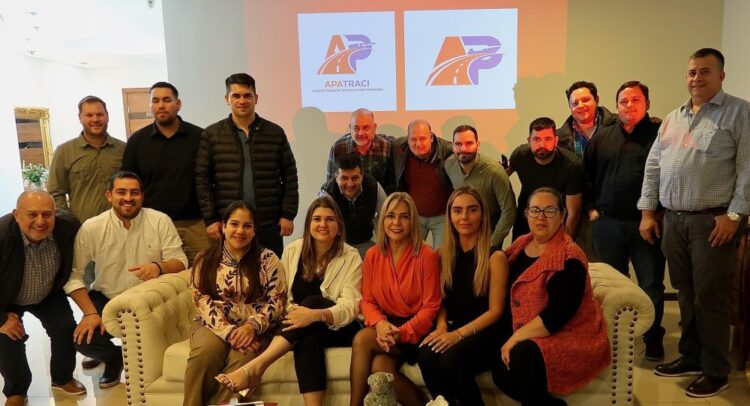 Empresarios fundan APATRACI: nueva asociación para fortalecer el transporte internacional de cargas en Paraguay