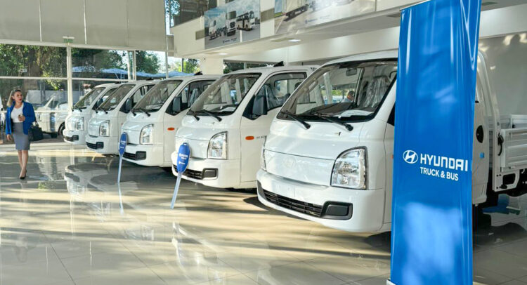 Automotor entrega 6 Hyundai H-100 Porter a Multienvíos