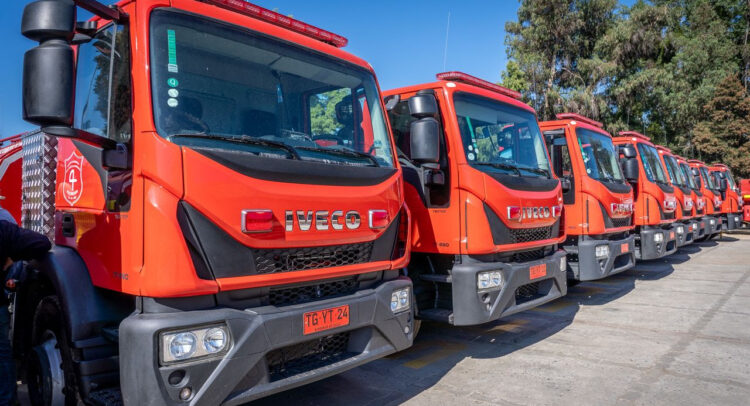 IVECO entrega 22 camiones especializados para el combate de incendios en la Región de Los Ríos