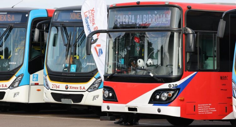Gobierno incorpora 90 buses al transporte público metropolitano